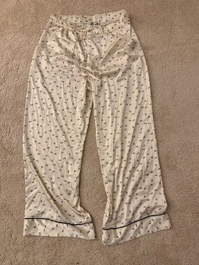 Abercrombie & Fitch Cream Pajama Pants with Navy Bow Microprint